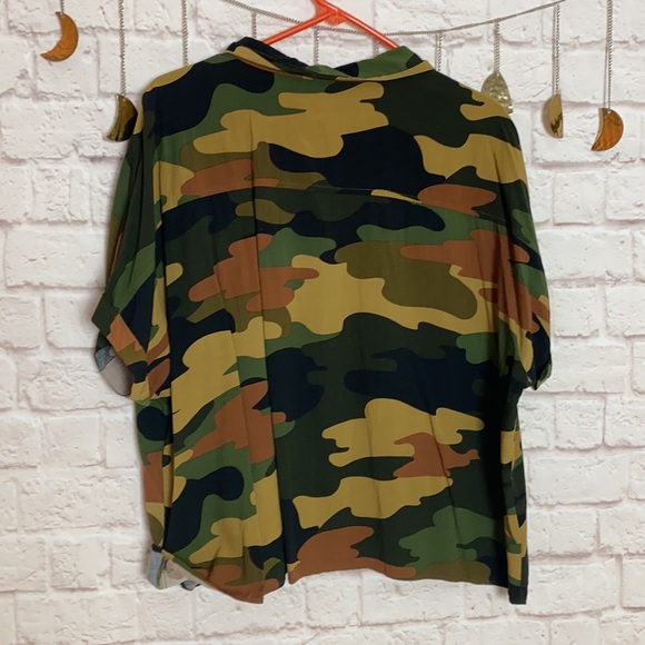 Camo top - Picture 5 of 5